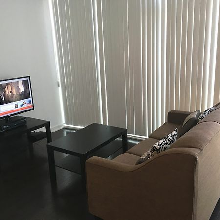 Trinity Suites - Condo On York Street Toronto Esterno foto